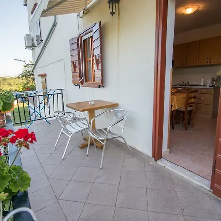 Apartment House Bruno Drenje (Istria)